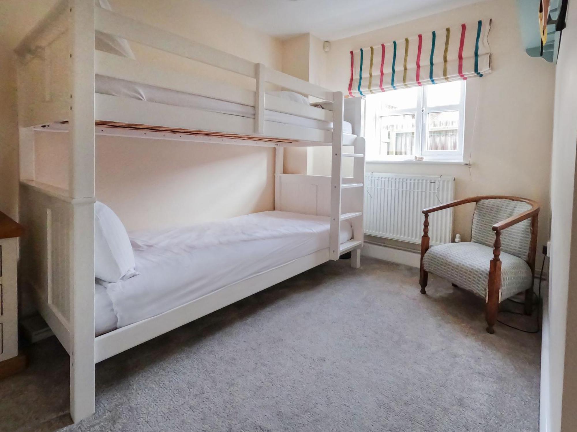 Villa Relaxing Townhouse In The Heart Of Bridport Extérieur photo